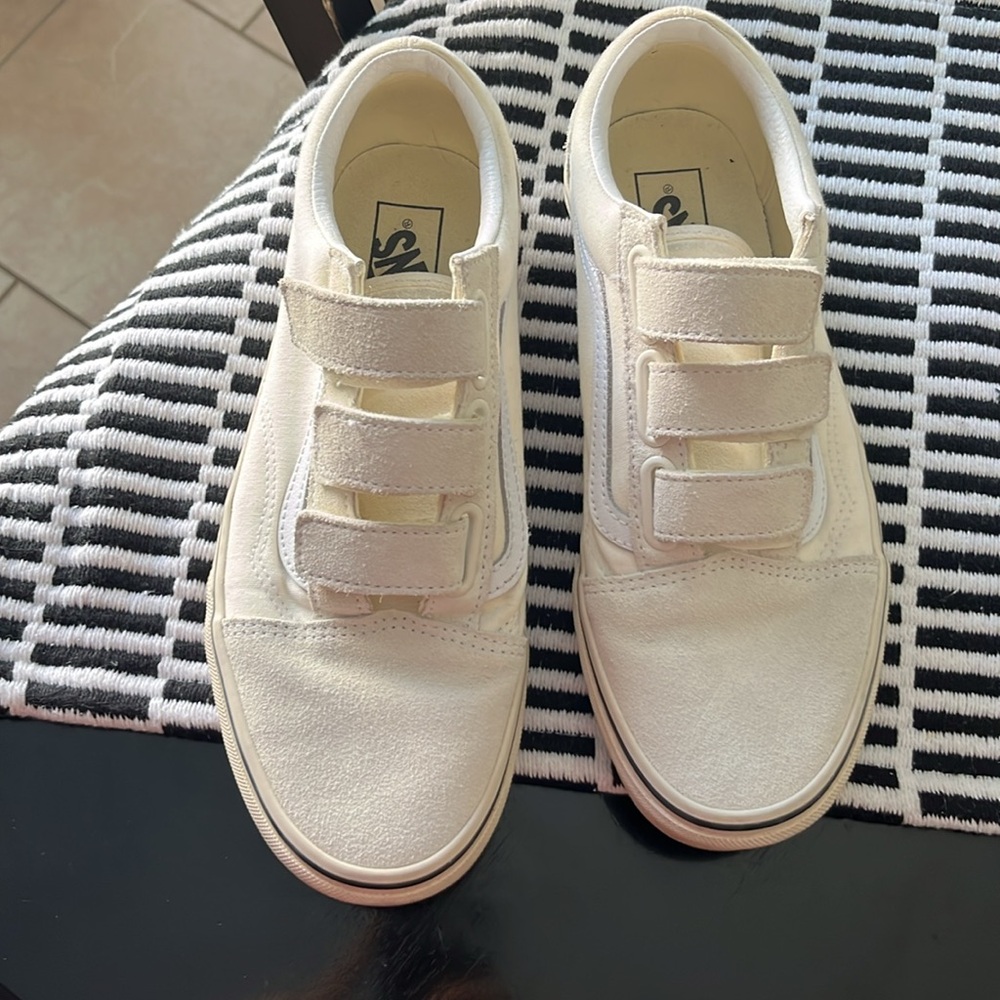 Vans - Picture 2 of 6